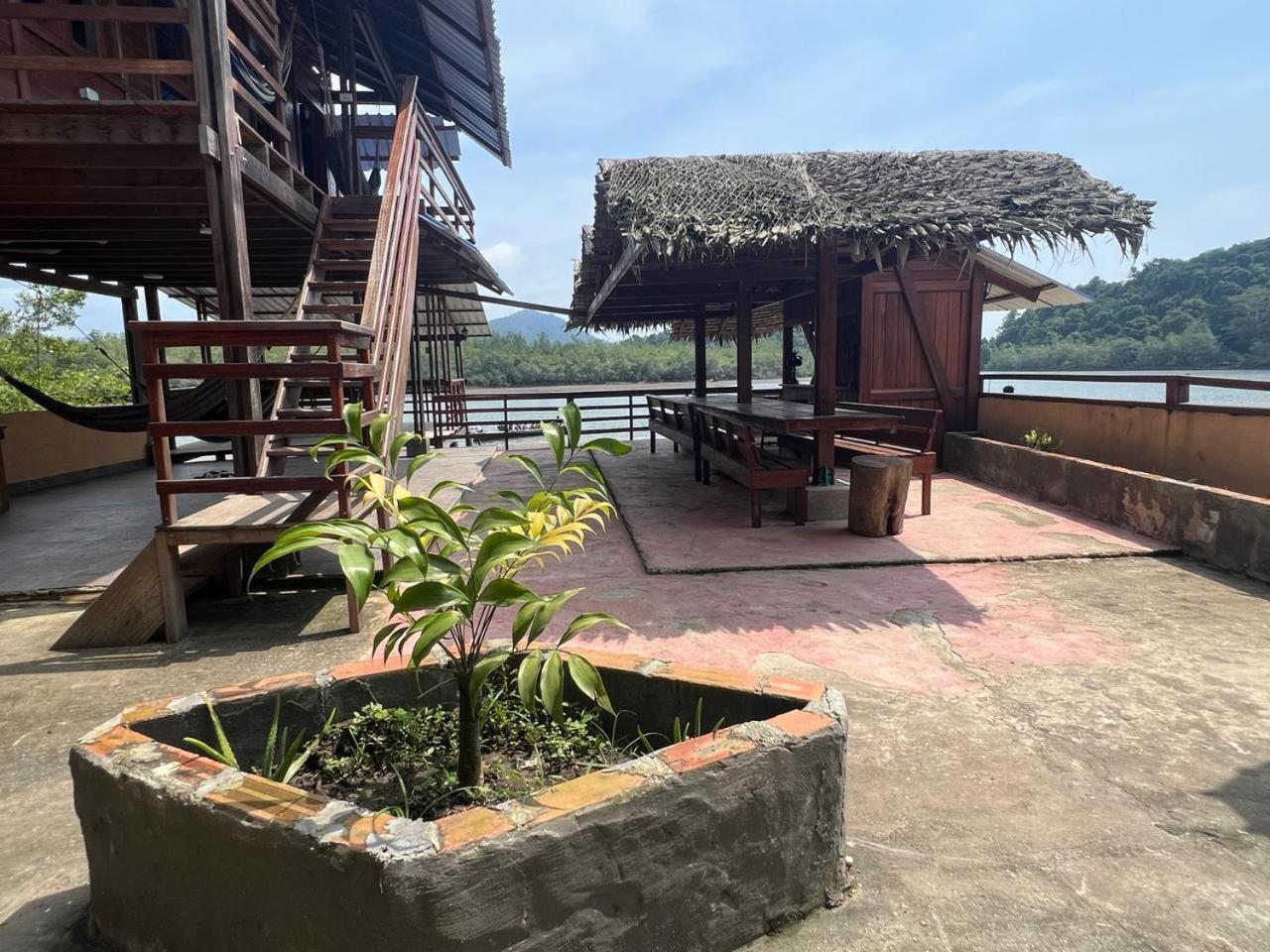 Hotel Rm Nuqui Exterior photo